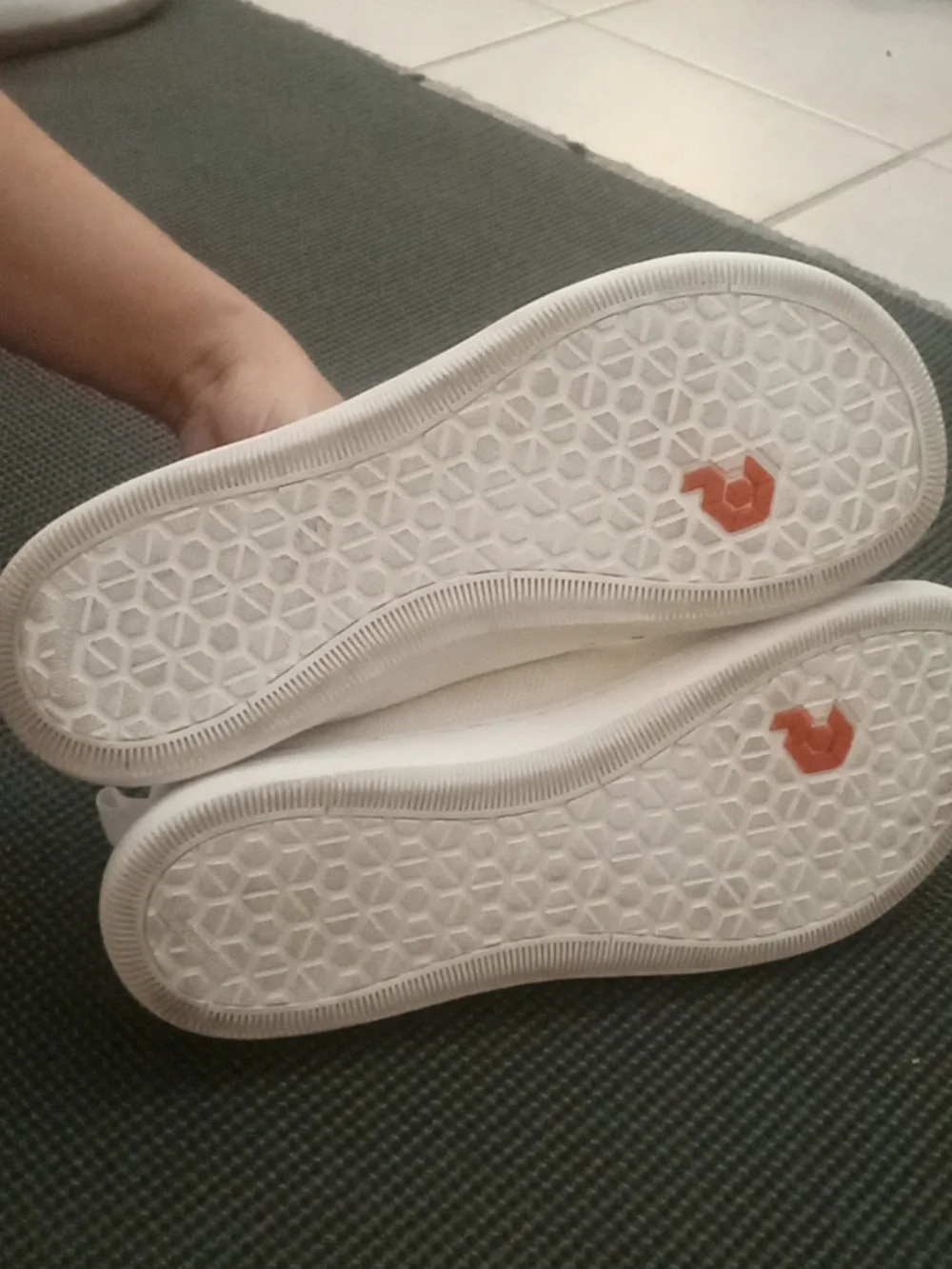 Pulltop clean white